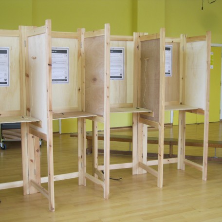 Empty polling booths
Image Credit: Microchip08 (CC 0)